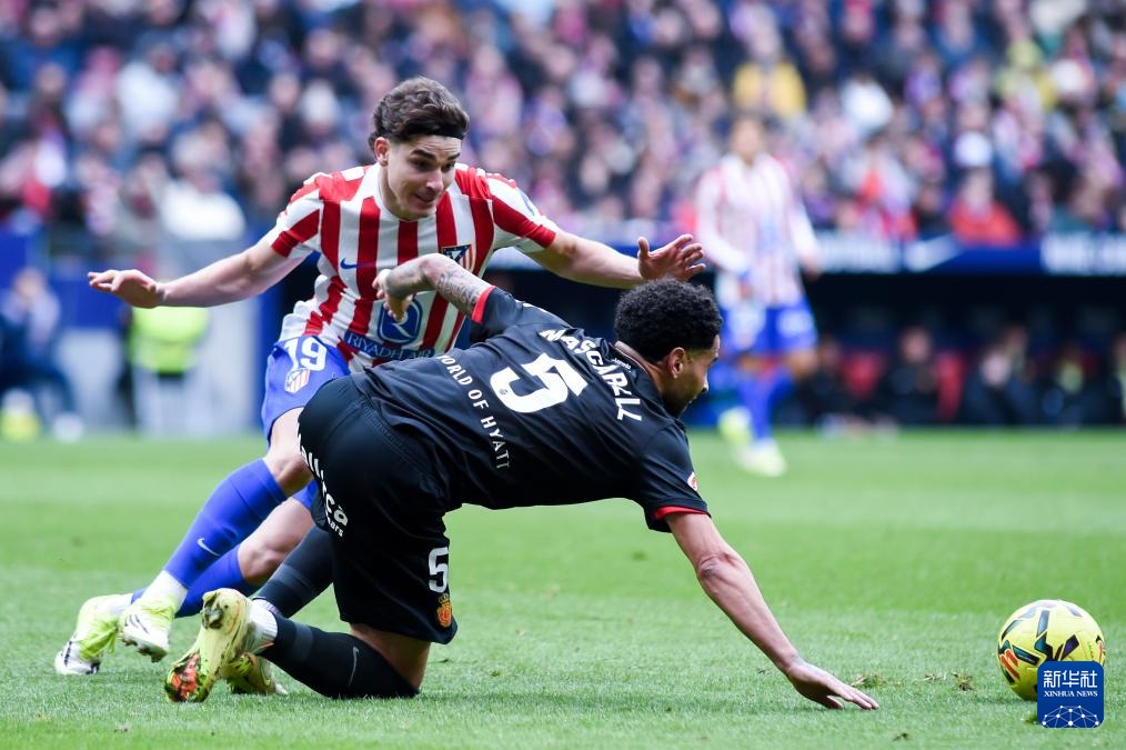 打的就是精锐！威少成功抢断字母哥反击助飞拉文暴扣虐筐