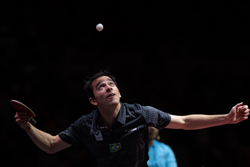 昔日狼王正式买断加盟独行侠，欧文表示欢迎，新版豪华阵容曝光